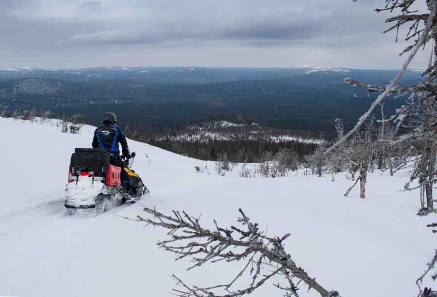 Igor Zapivalov snowmobile Ural Mountains