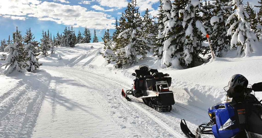 NH-Snowmobilers-Travel-to-West-Yellowstone