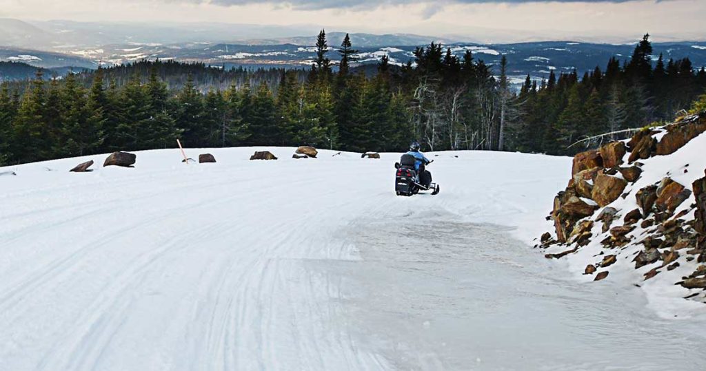 Renting a Snowmobile in New Hampshire